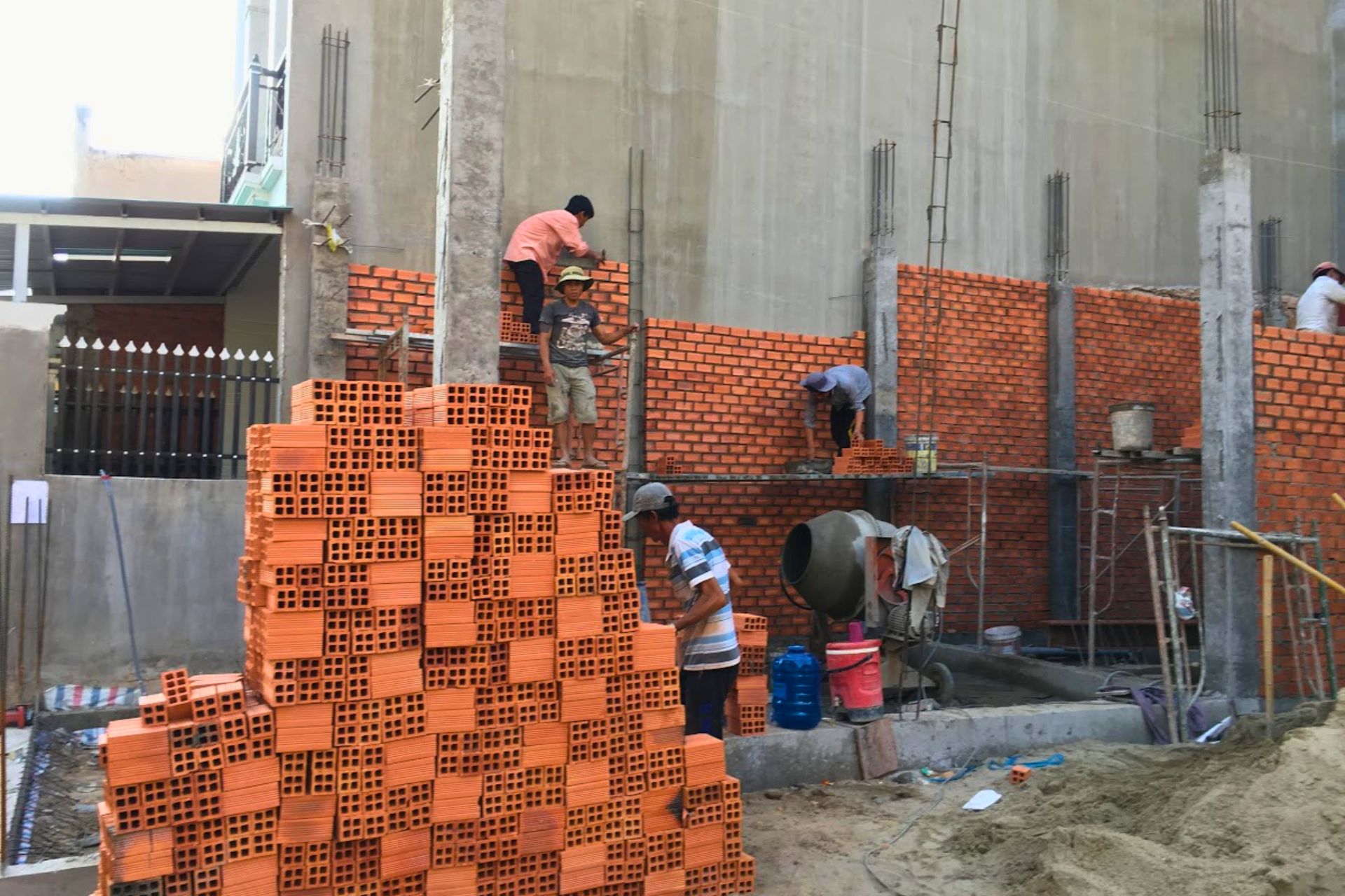 Xây nhà phần thô cần chú ý gì để tránh phát sinh và sửa chữa về sau?