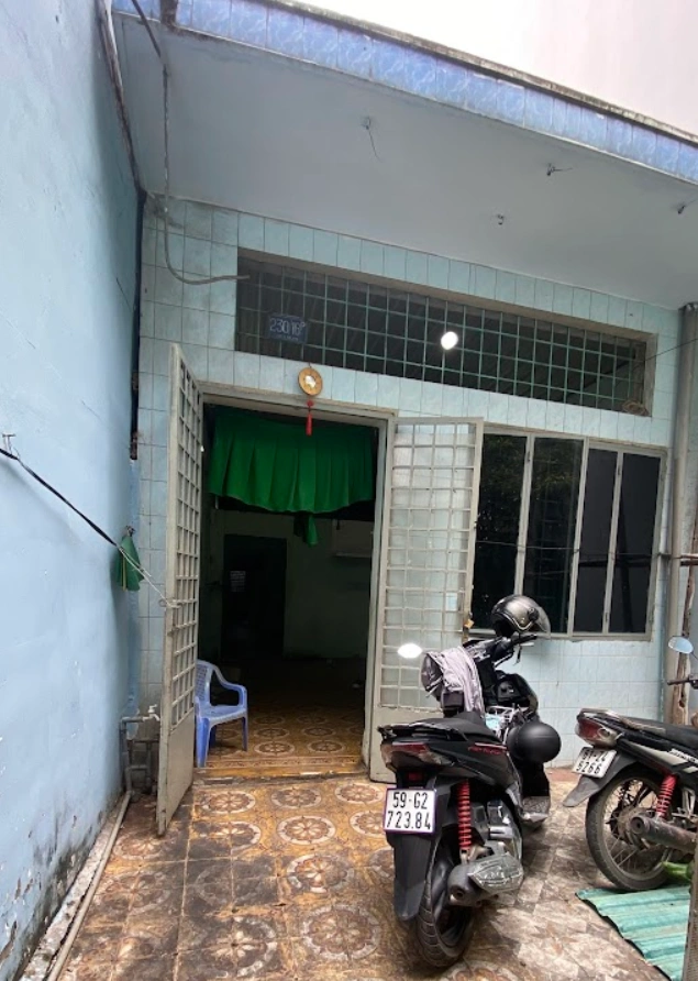 Hiện trạng nhà cũ trước khi cải tạo tại đường Trường Chinh, Phường 12, Tân Bình