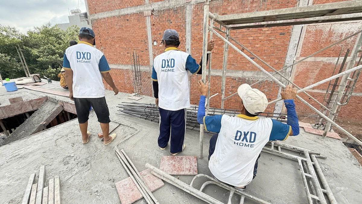 Đội ngũ DXD Home thi công phần thô công trình nhà phố tại TP.HCM