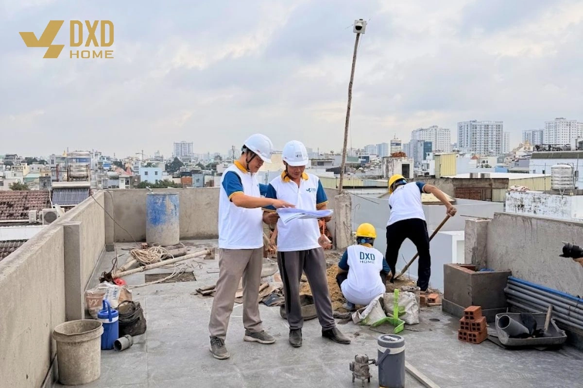 Ảnh minh họa: Đội ngũ DXD Home đang thi công tại công trình ở TP.HCM